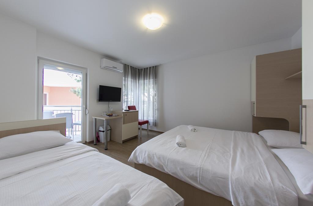 Villa Klara Guest House Baška Voda Екстериор снимка